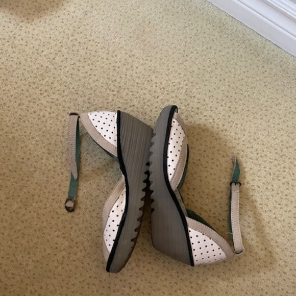 Fly London Wedge Sandal, Size 10 - Picture 4 of 10